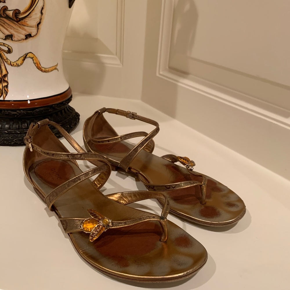 Gucci Metallic Leather Embellished Bee Sandal 38C